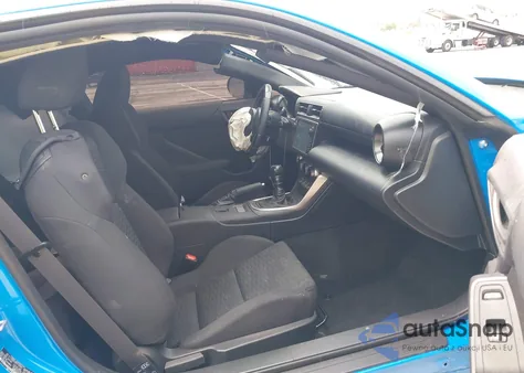 2024 Toyota Gr86 z USA, uszkodzony, nr VIN JF1ZNBB18R9759861